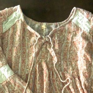 Hollister women’s blouse